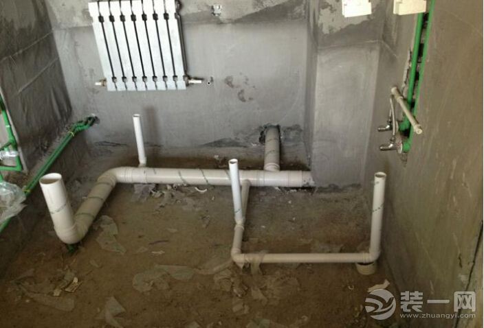 PART5.卫生间下水管道漏水怎么办? 其实卫生间下水管道漏水的问题一直都很受大家关注,我们都希望找到适用和有效的方法来解决这个问题。因为这个问题轻则会造成家庭邻里之间不合,楼上楼下的邻居大吵大闹,重则就会让法院出面评判。所以为了避免这样的情况发生,为了家庭邻里之间的和睦,还是要尽快修理好。接下来随天津装修网来看看卫生间下水管道漏水怎么办?