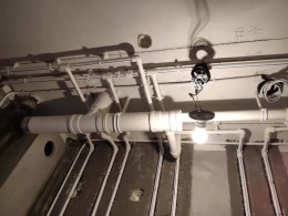 格调绮园新房在施工地