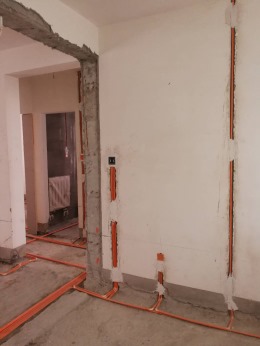 【塞纳春天装饰在线看工地】彩虹城装修新开工地水电改造完毕