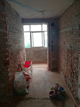 【塞纳春天装饰在线看工地】宾水北里装修新开工地水电改造完毕
