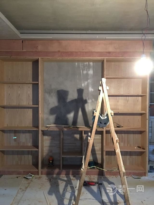 天津装修业主木工进行中 木工师傅工艺全流程